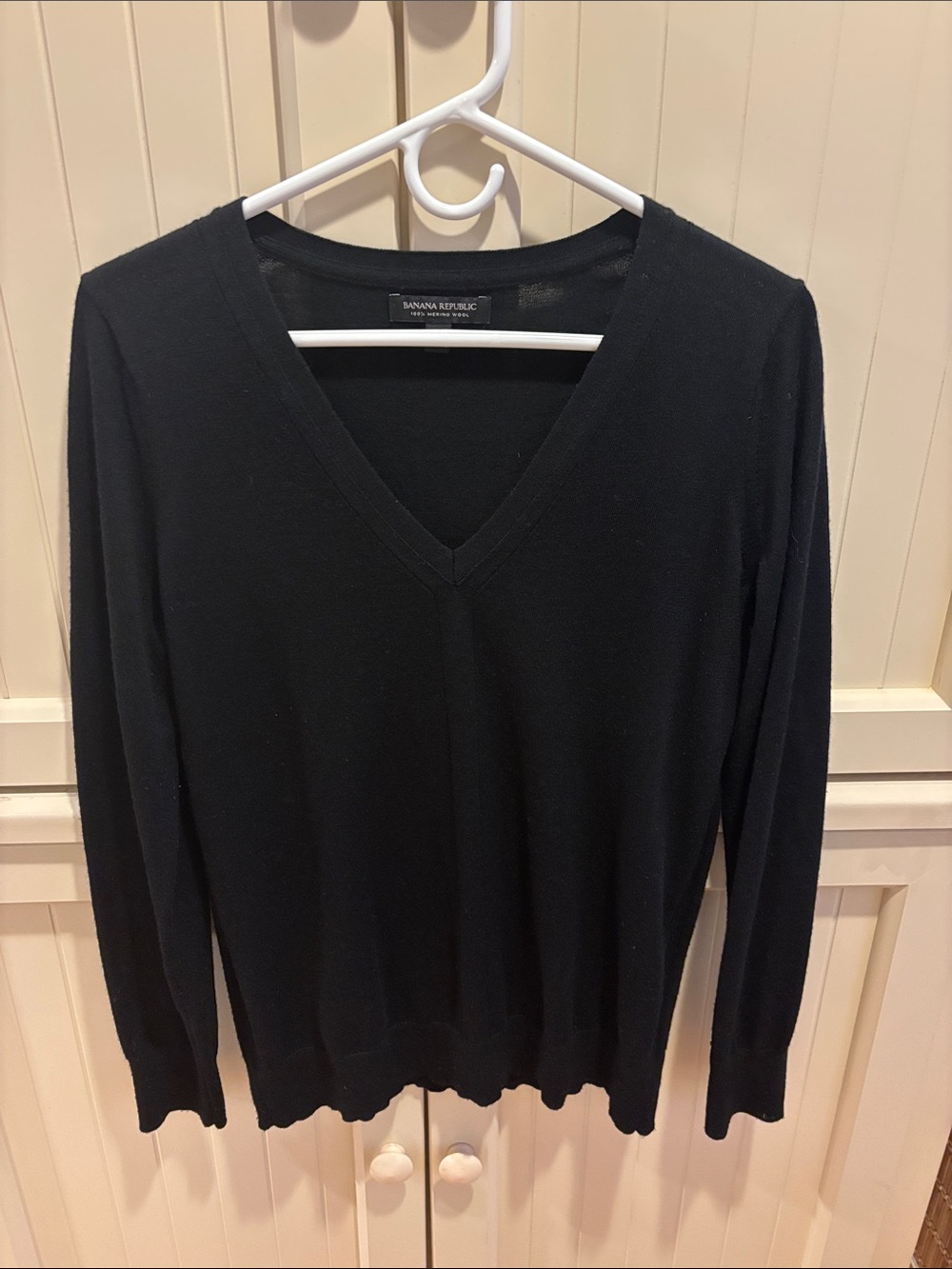 Banana Republic Black V-Neck Long Sleeve Sweater